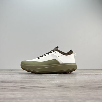 Non-slip thick-soled sports hiking shoes