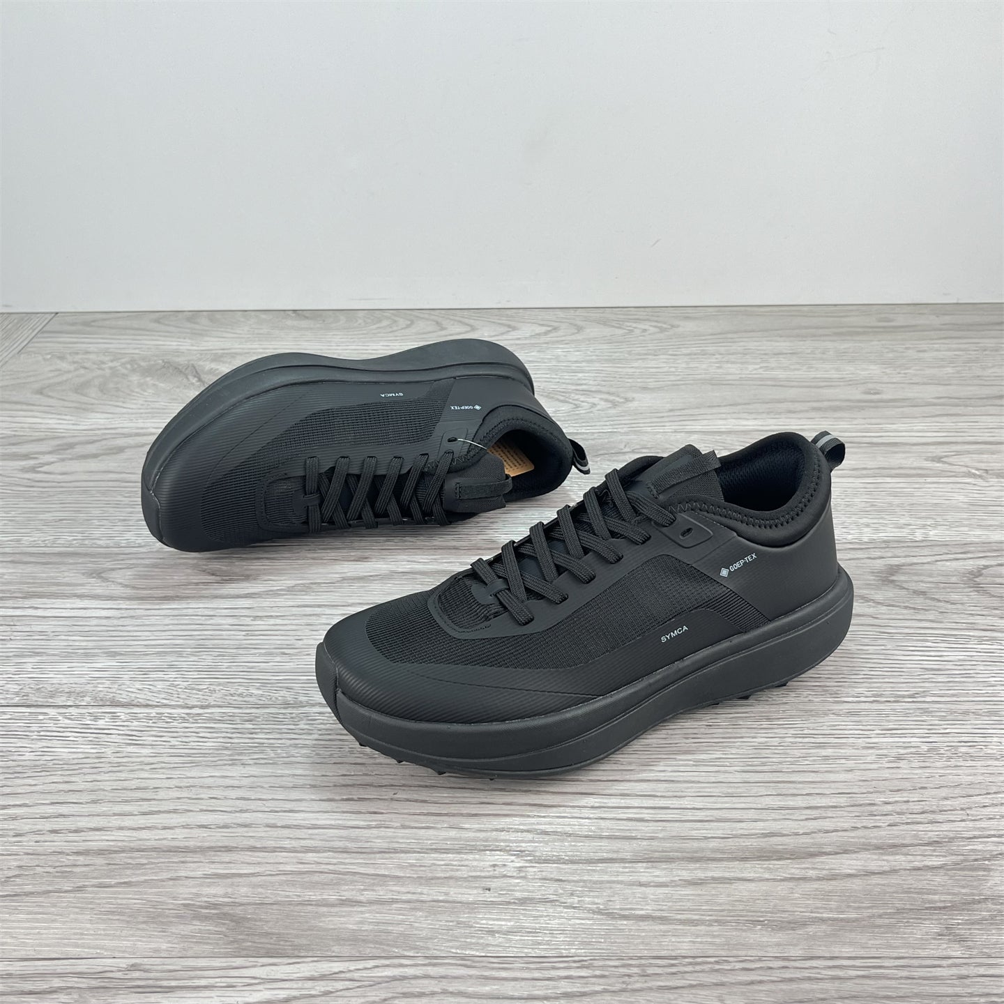 Non-slip thick-soled sports hiking shoes