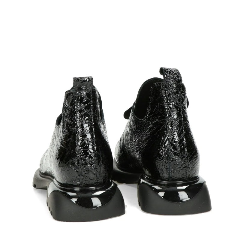 Women's leather low shoes black