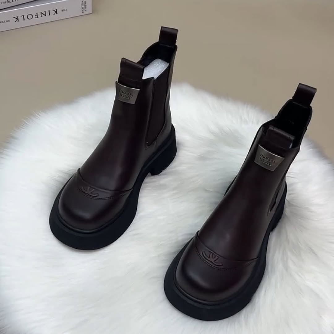 PREMIUM LEATHER CHELSEA BOOTS