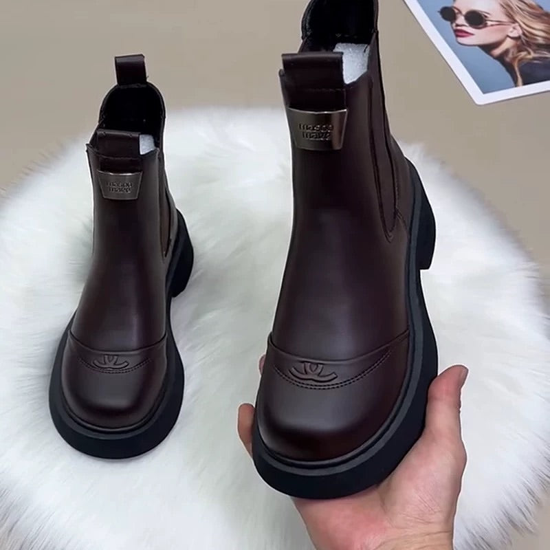 PREMIUM LEATHER CHELSEA BOOTS